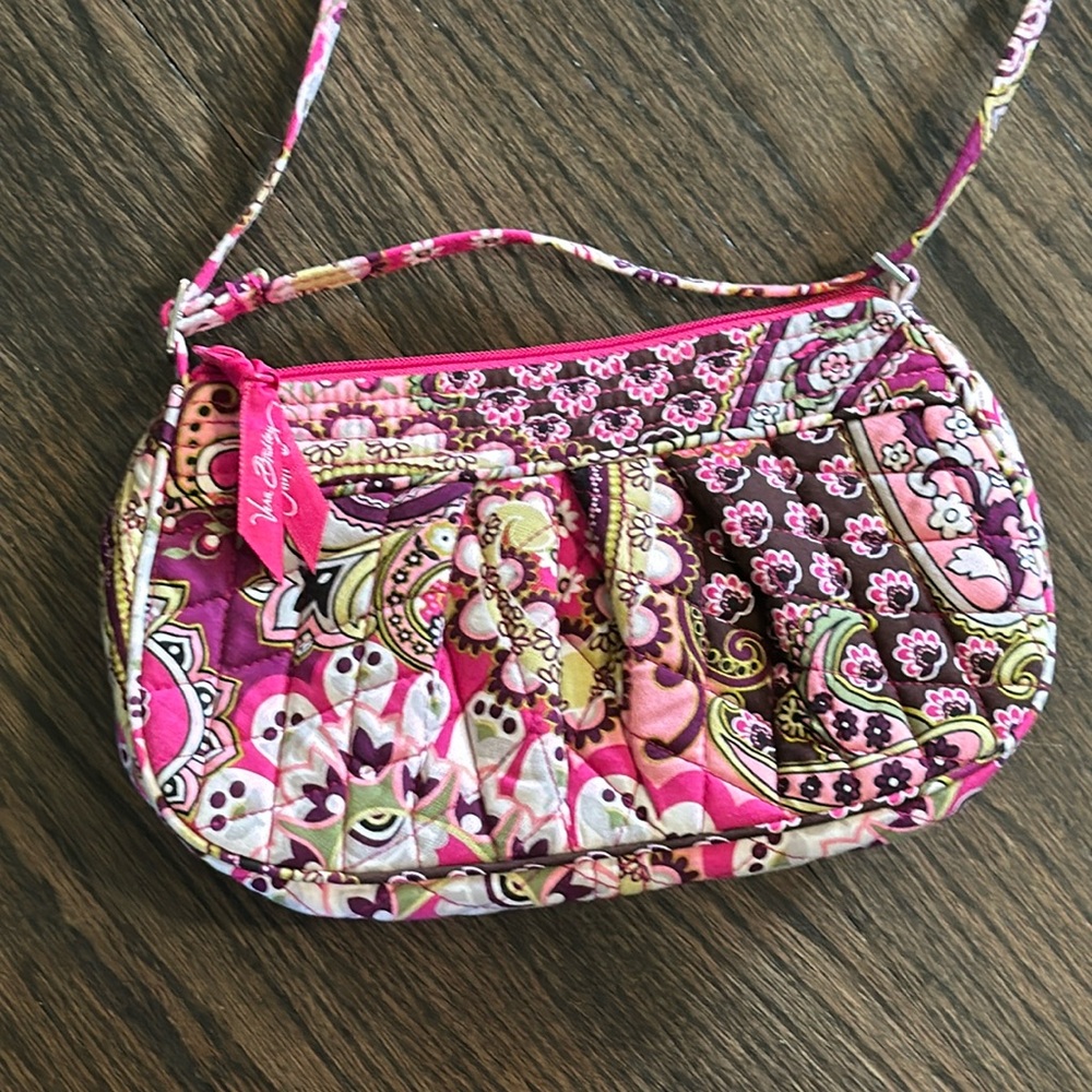 Vera Bradley Frannie bag In Very Berry Paisley retired EUC